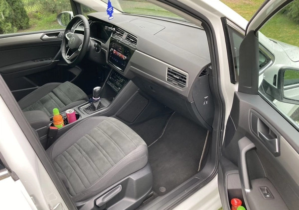 Volkswagen Touran cena 129800 przebieg: 24600, rok produkcji 2023 z Wschowa małe 781